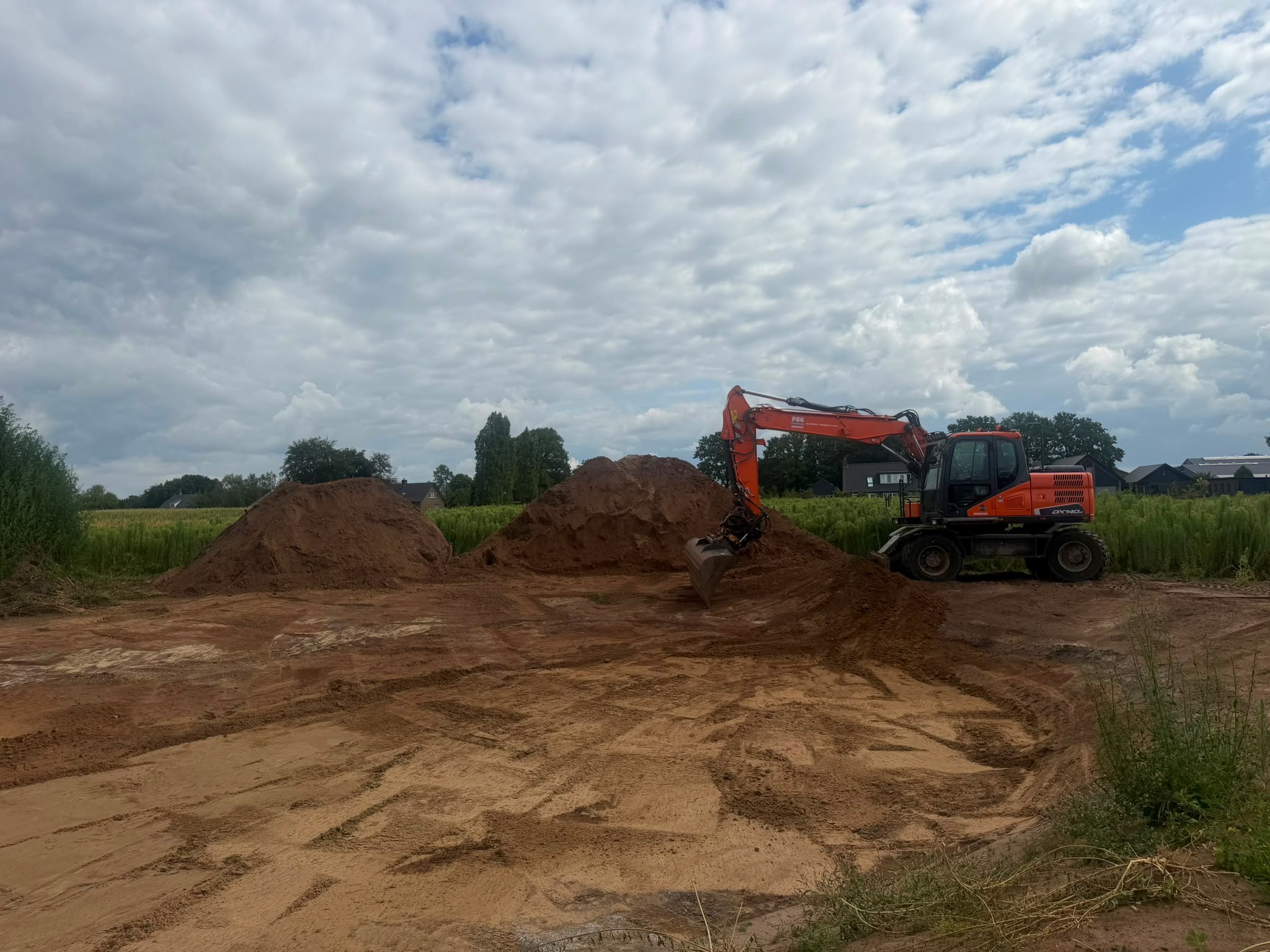 Natuurvriendelijke-oever-en-kikkerpoel-maken-PBG-Grondwerk-Buitengebied